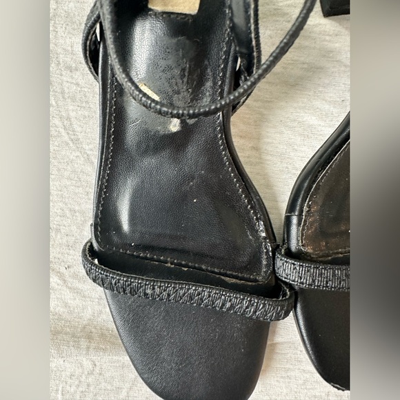 Steve Madden size 6 women’s chunky black leather block heels w/ stretchy straps - Picture 4 of 8